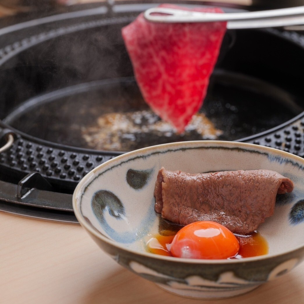 個室確約！【すき焼きorしゃぶしゃぶコース】和牛を楽しむコースをご提供！すき焼きもしくはしゃぶしゃぶをお選びいただきます。「和牛の王道ユッケ　〜濃厚卵黄〜」「どらバーグ　〜スパイシーソース〜」ご提供